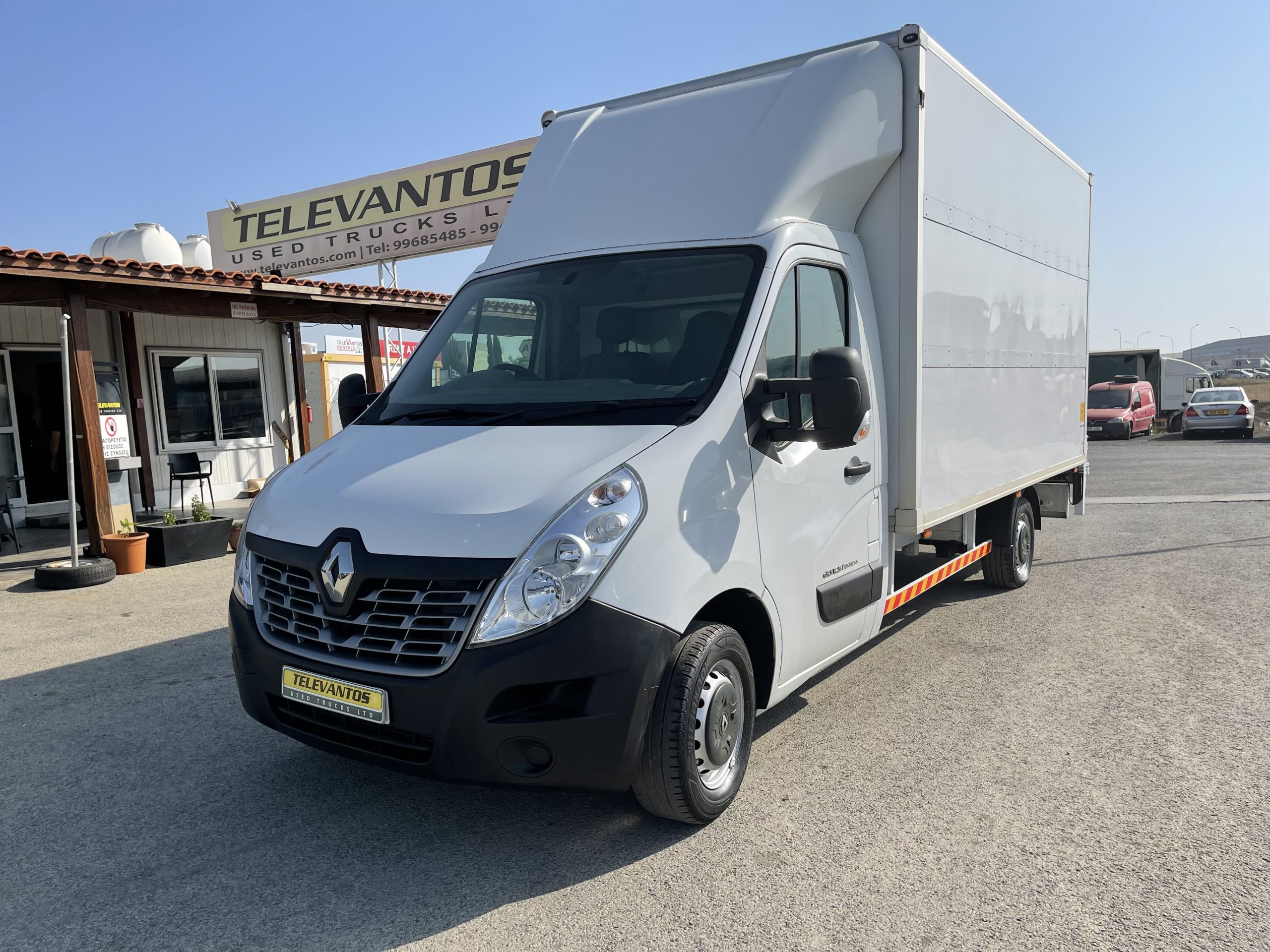 RENAULT MASTER LUTON