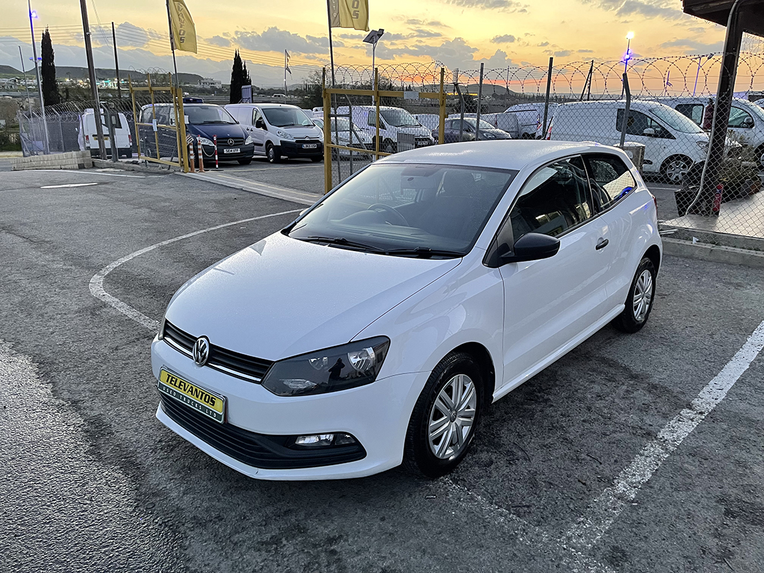 VOLKSWAGEN POLO