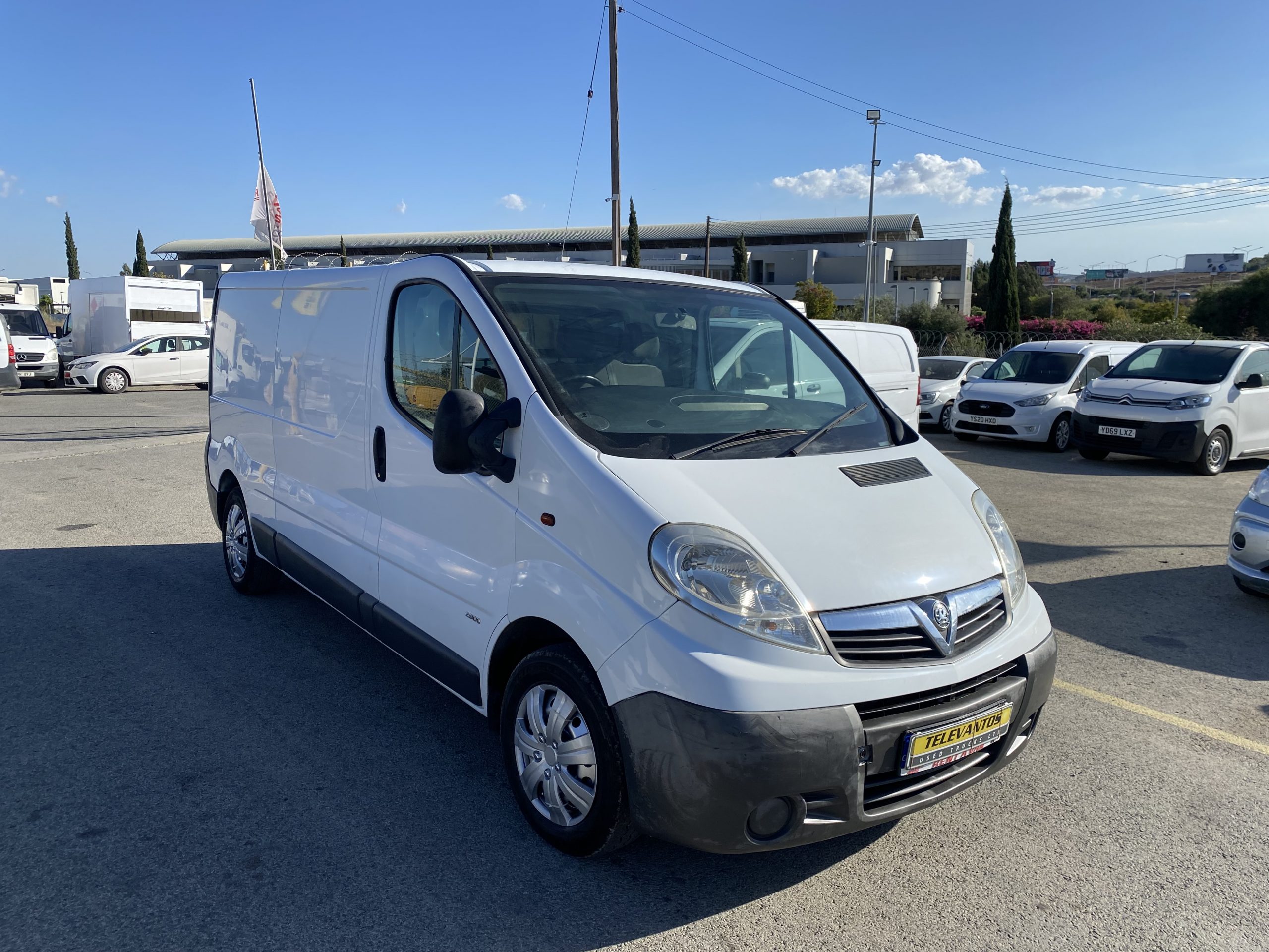 VAUXHALL VIVARO LWB PANEL VAN