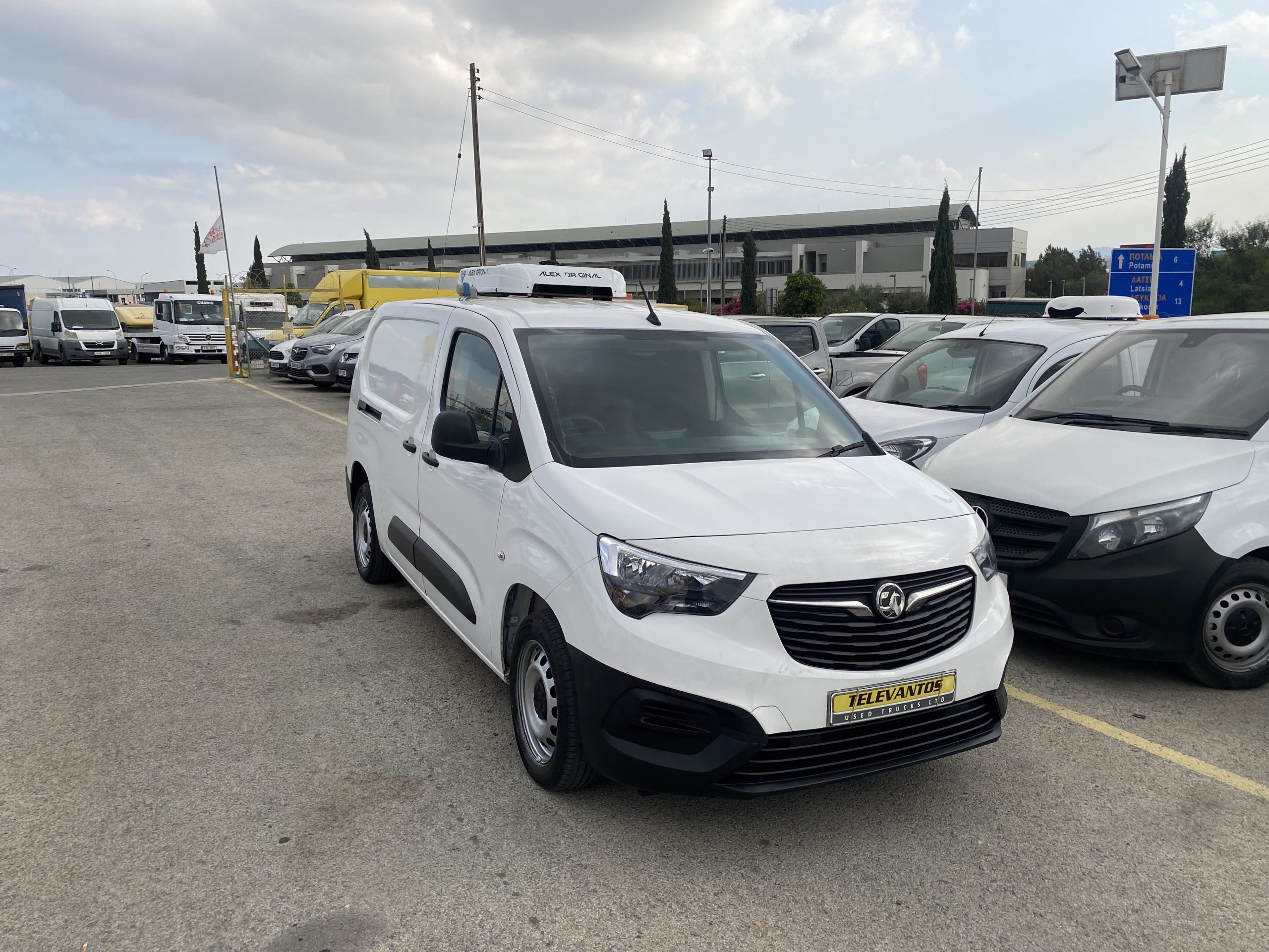 VAUXHALL COMBO FRIDGE/FREEZER VAN