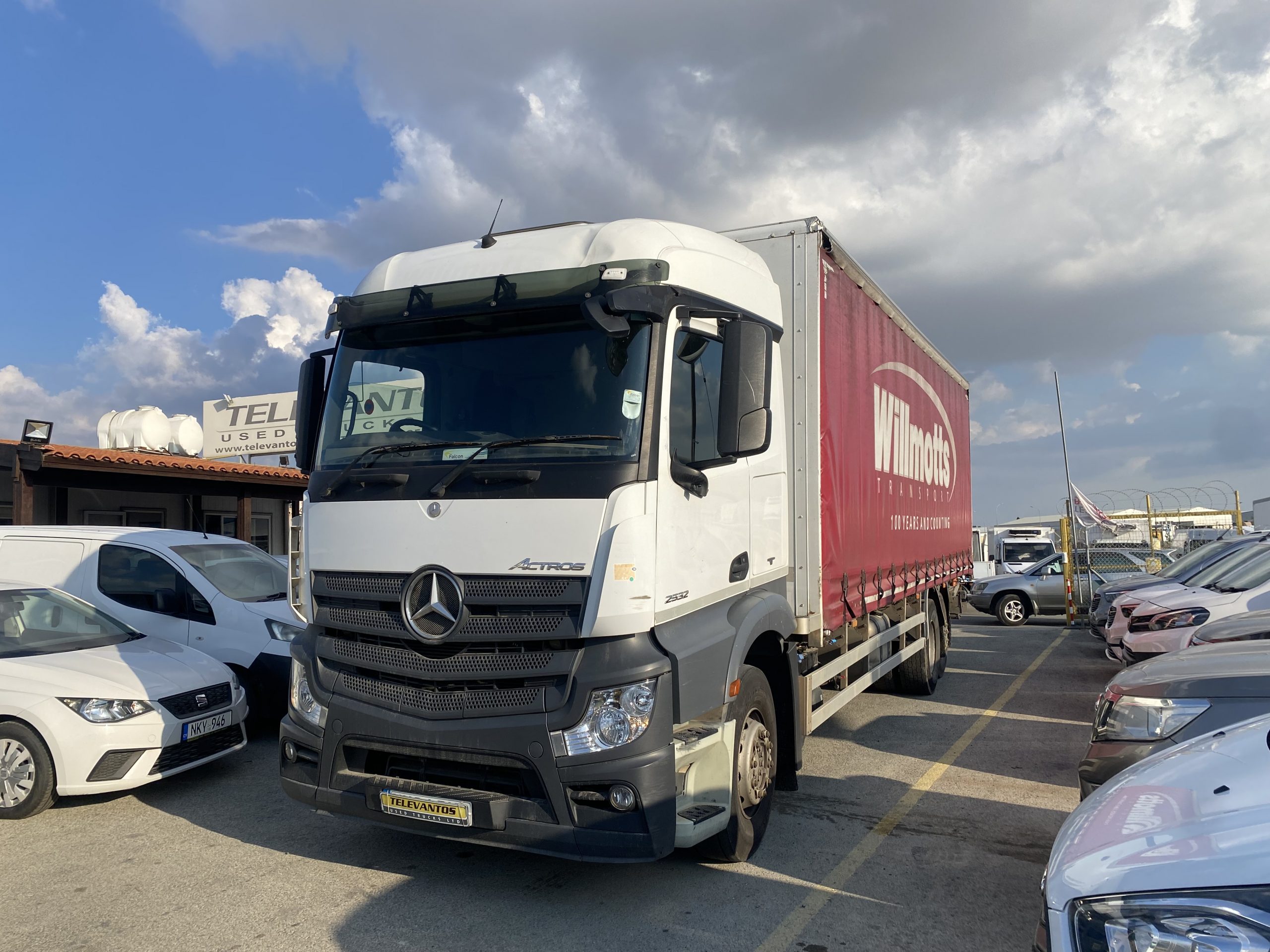 MERCEDES ACTORS 2532 CURTAISIDER