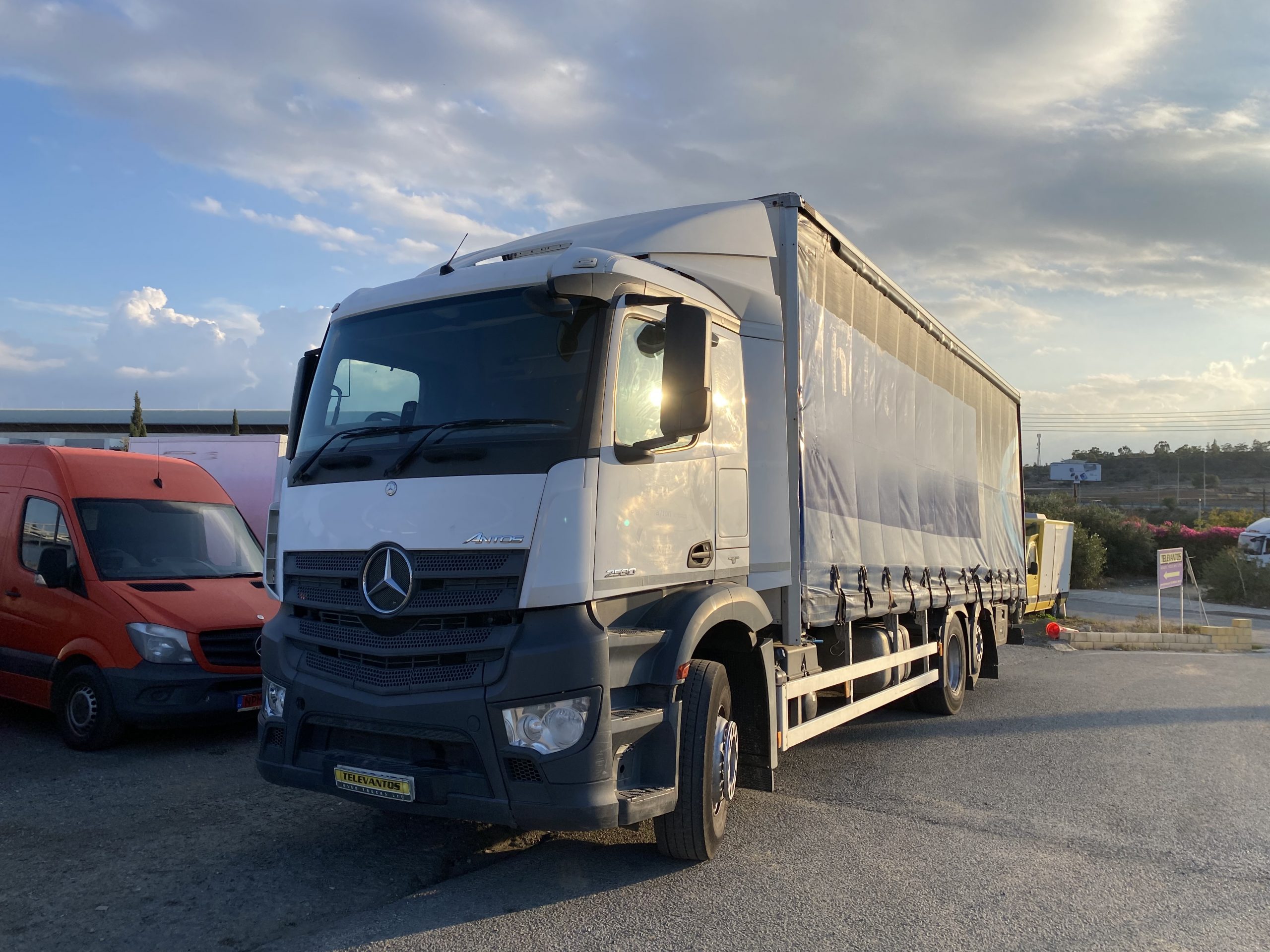 MERCEDES ANTOS 2530 CURTAINSIDER