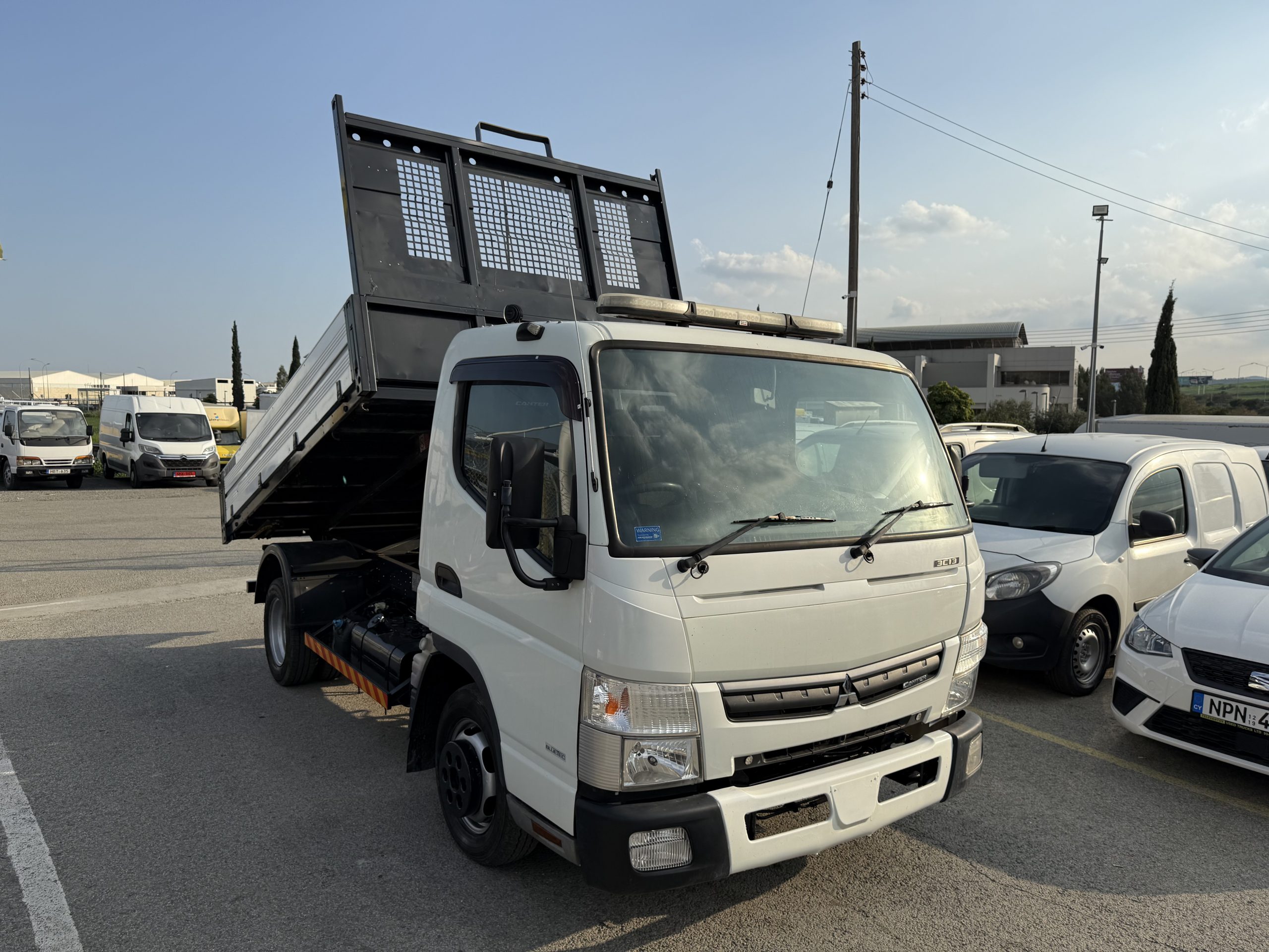 MITSUBISHI FUSO CANTER 3C13 TIPPER