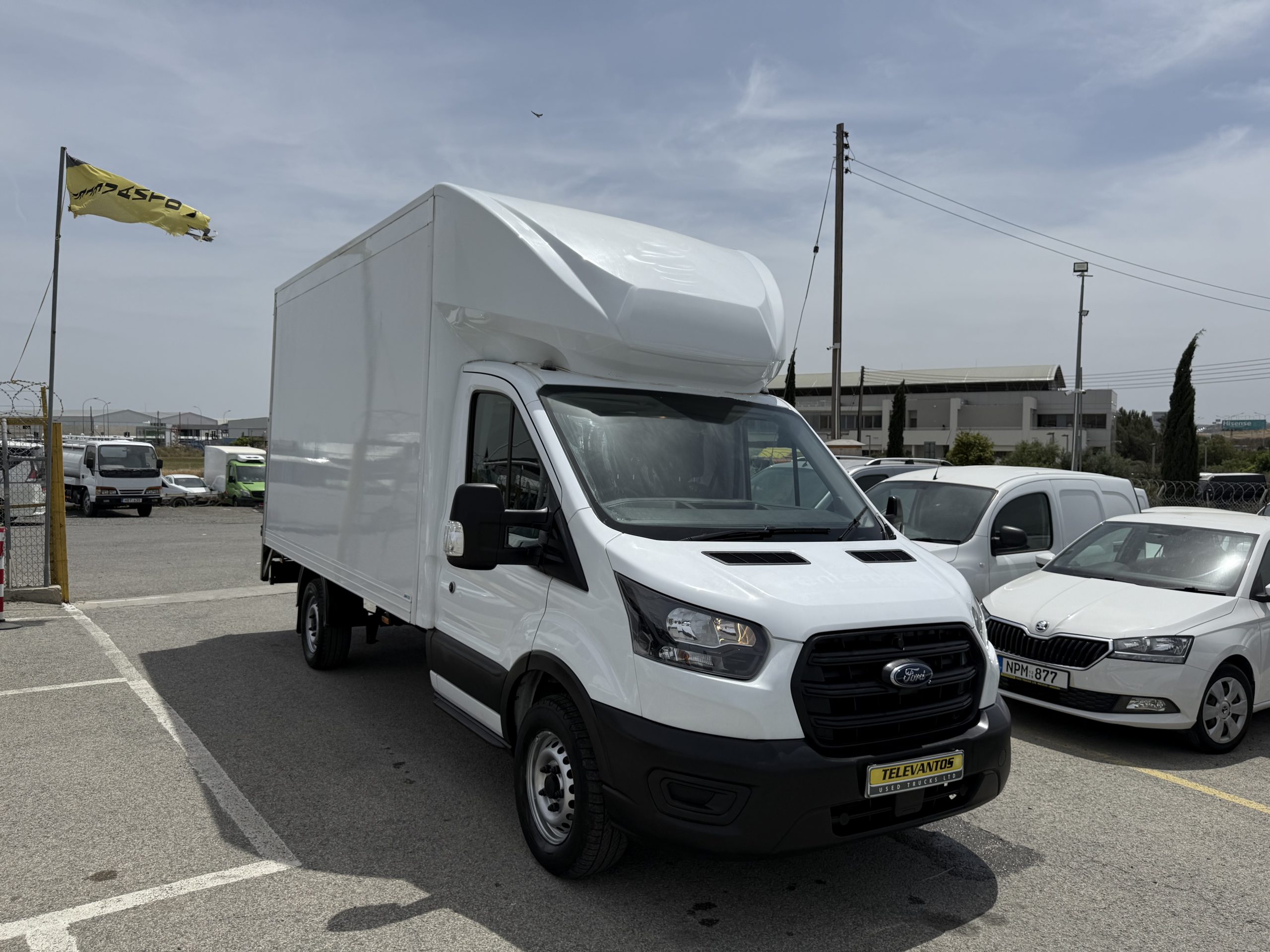 FORD TRANSIT 350 RWD LUTON