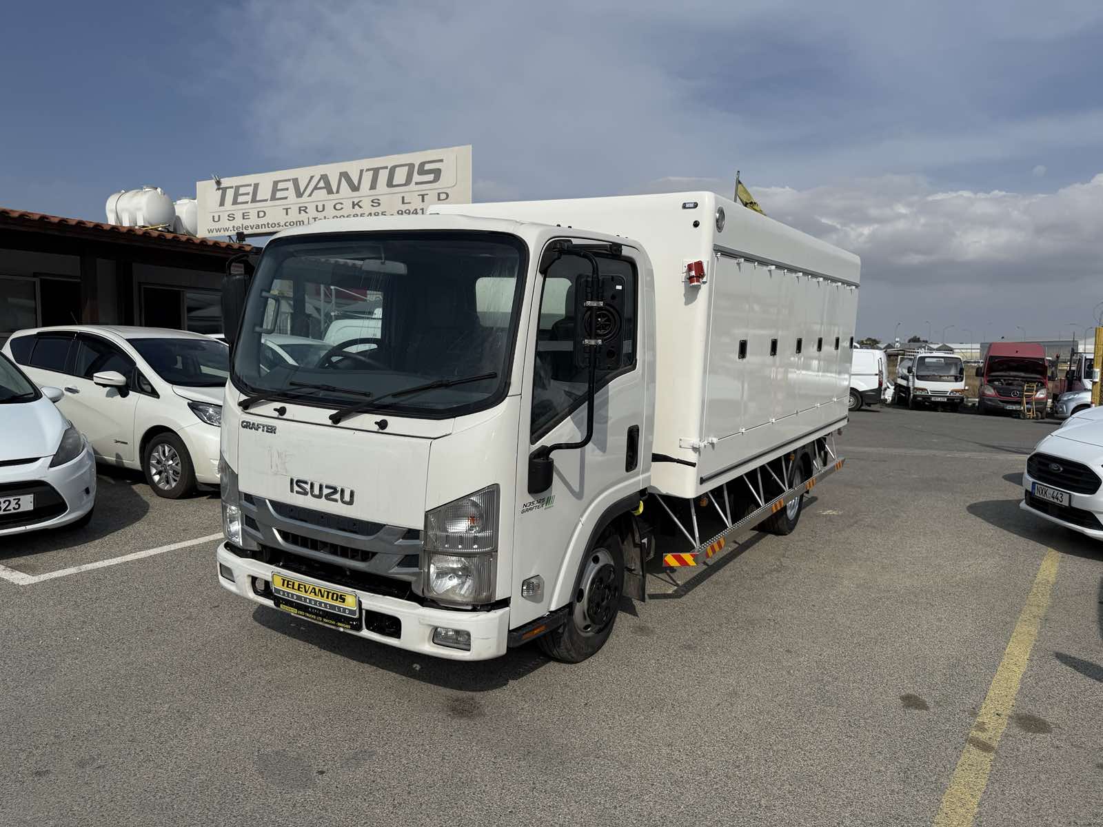 ISUZU N35.125 FREEZER BOX