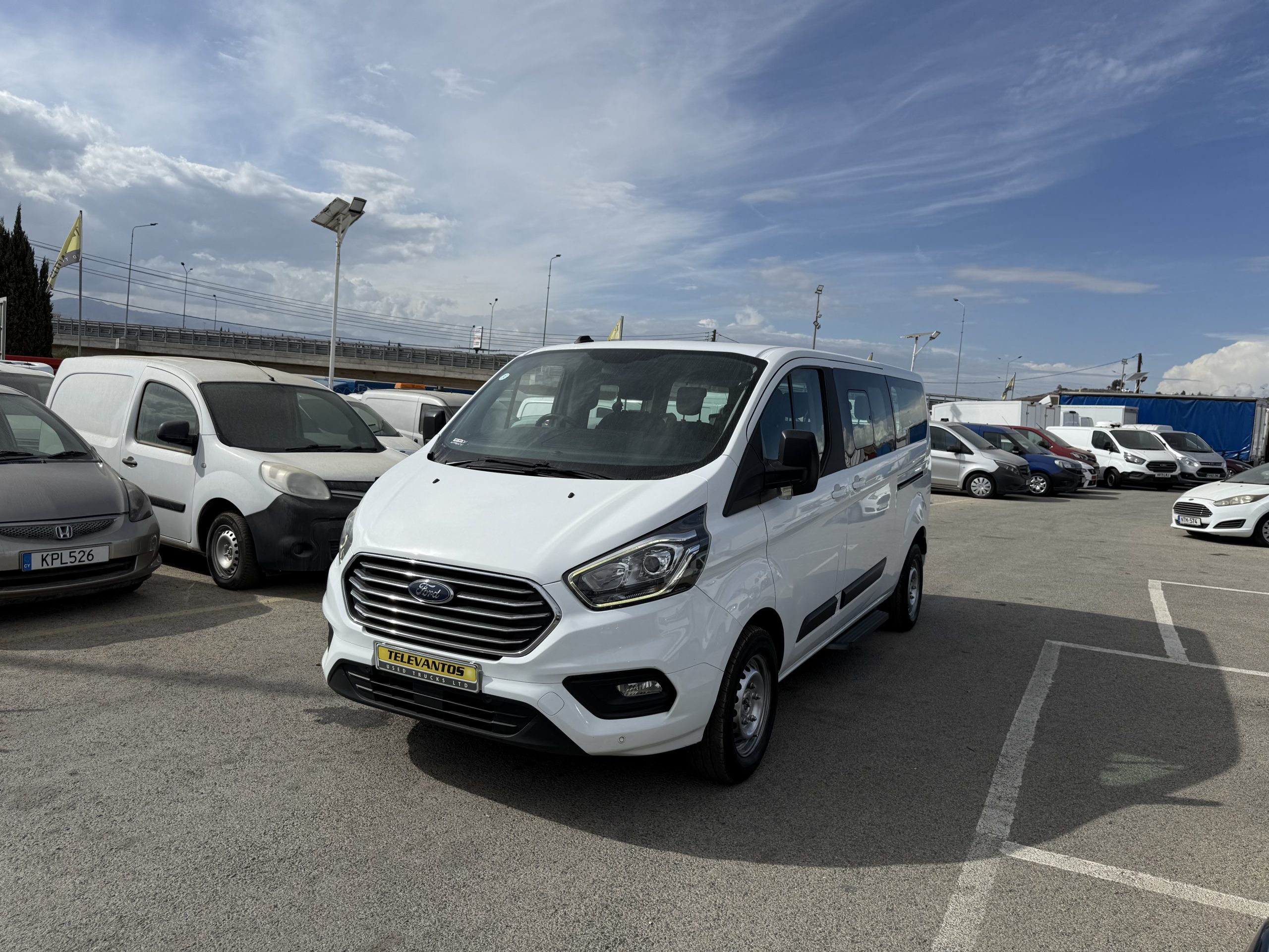 FORD CUSTOM TOURNEO MINIBUS