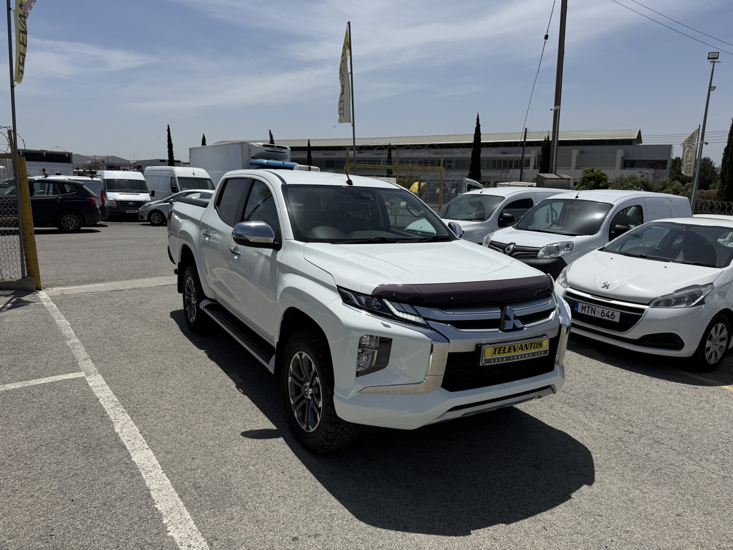 MITSUBISHI L200 BARBARIAN DOUBLE CABIN
